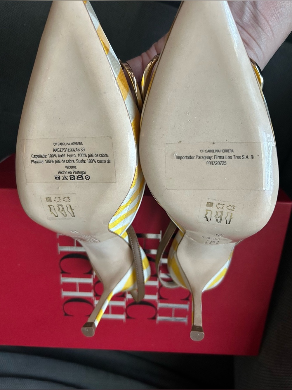 CH Carolina Herrera yellow striped satin slingback insignia logo heels 39 NIB - Picture 4 of 5